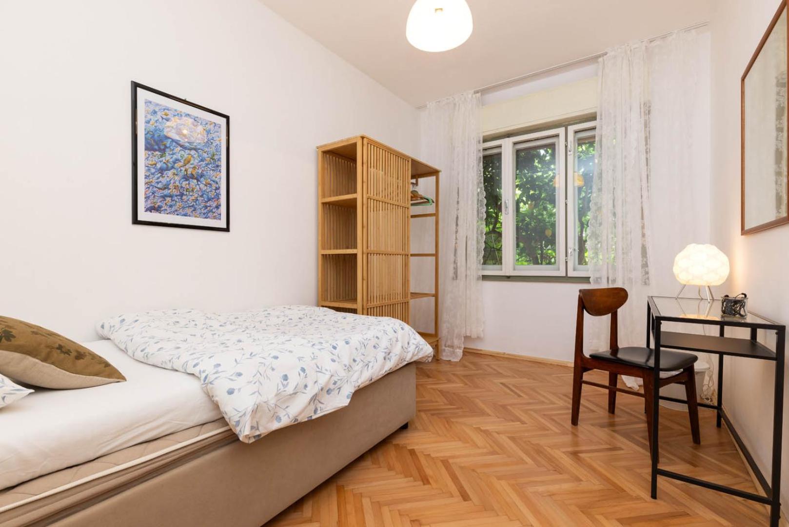 Enolabee Apartment